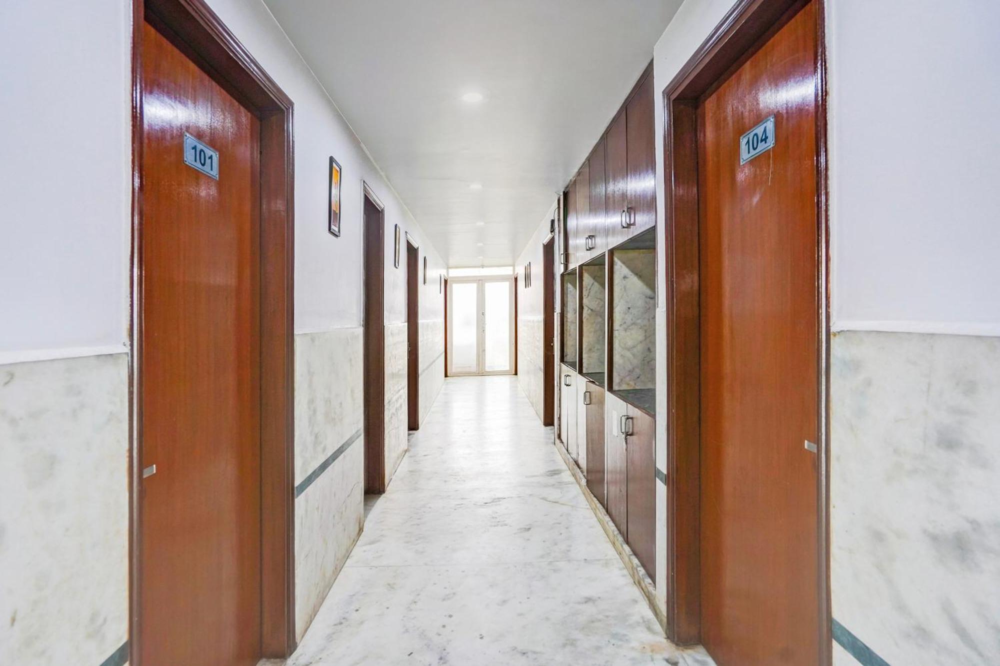 Super Collection O Sector 110 Noida Hotel Ngoại thất bức ảnh