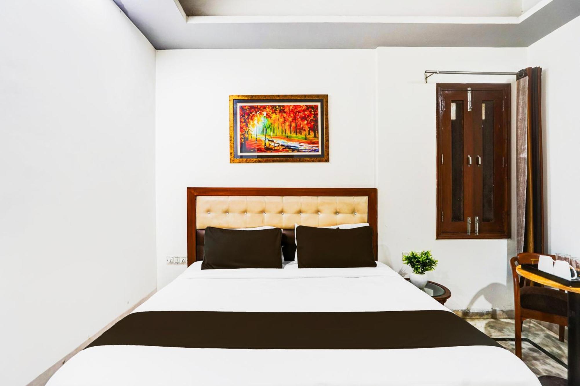 Super Collection O Sector 110 Noida Hotel Ngoại thất bức ảnh