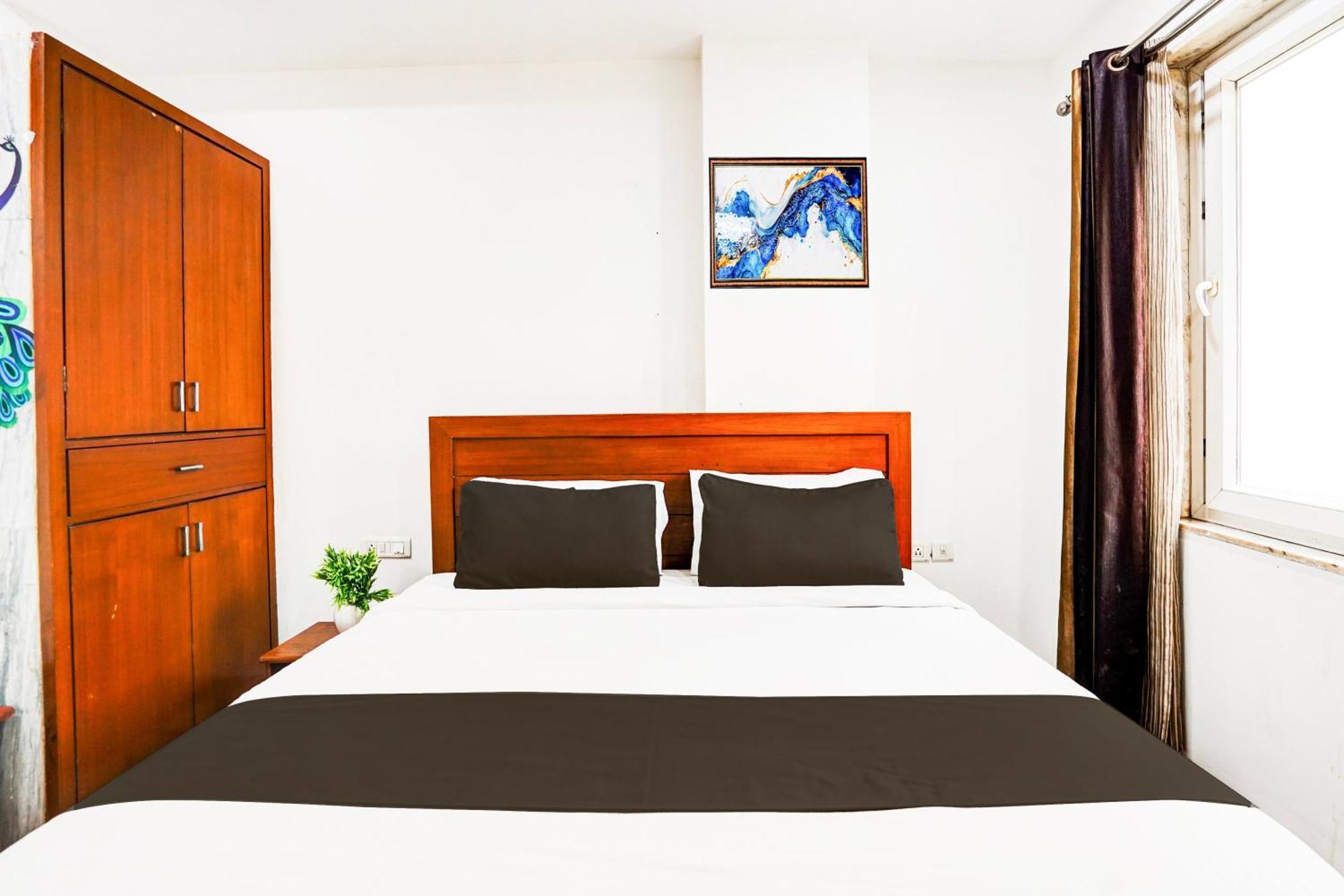 Super Collection O Sector 110 Noida Hotel Ngoại thất bức ảnh