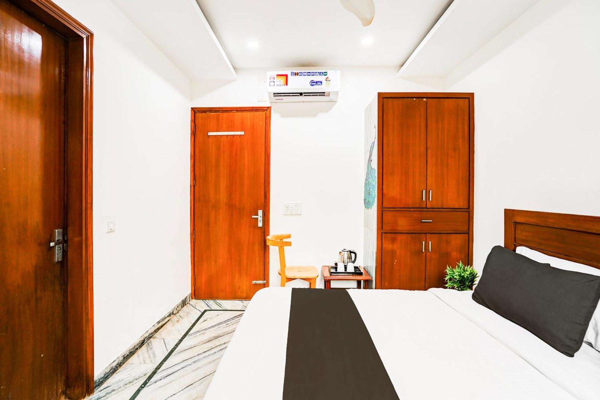 Super Collection O Sector 110 Noida Hotel Ngoại thất bức ảnh