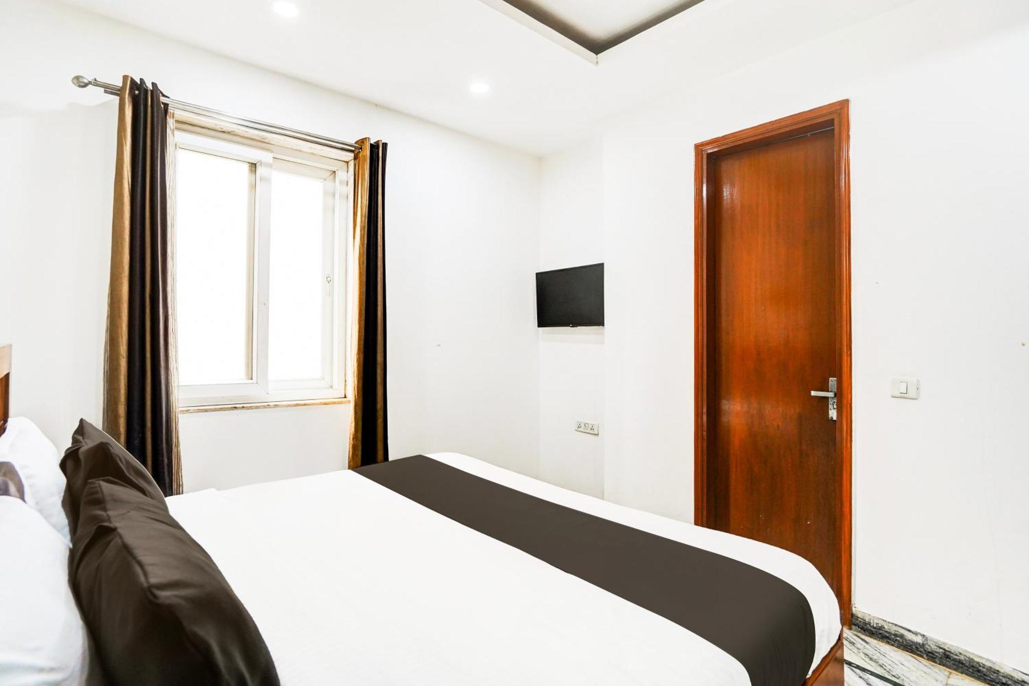 Super Collection O Sector 110 Noida Hotel Ngoại thất bức ảnh