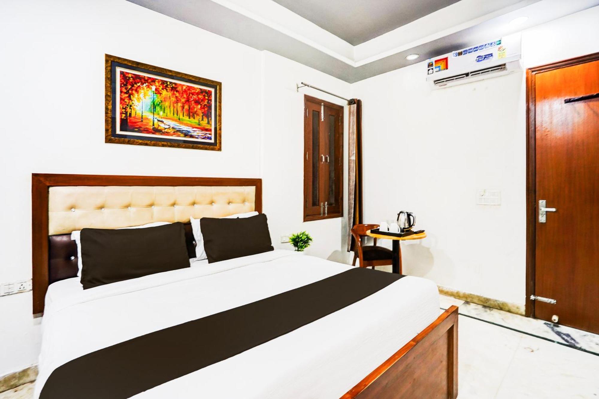 Super Collection O Sector 110 Noida Hotel Ngoại thất bức ảnh