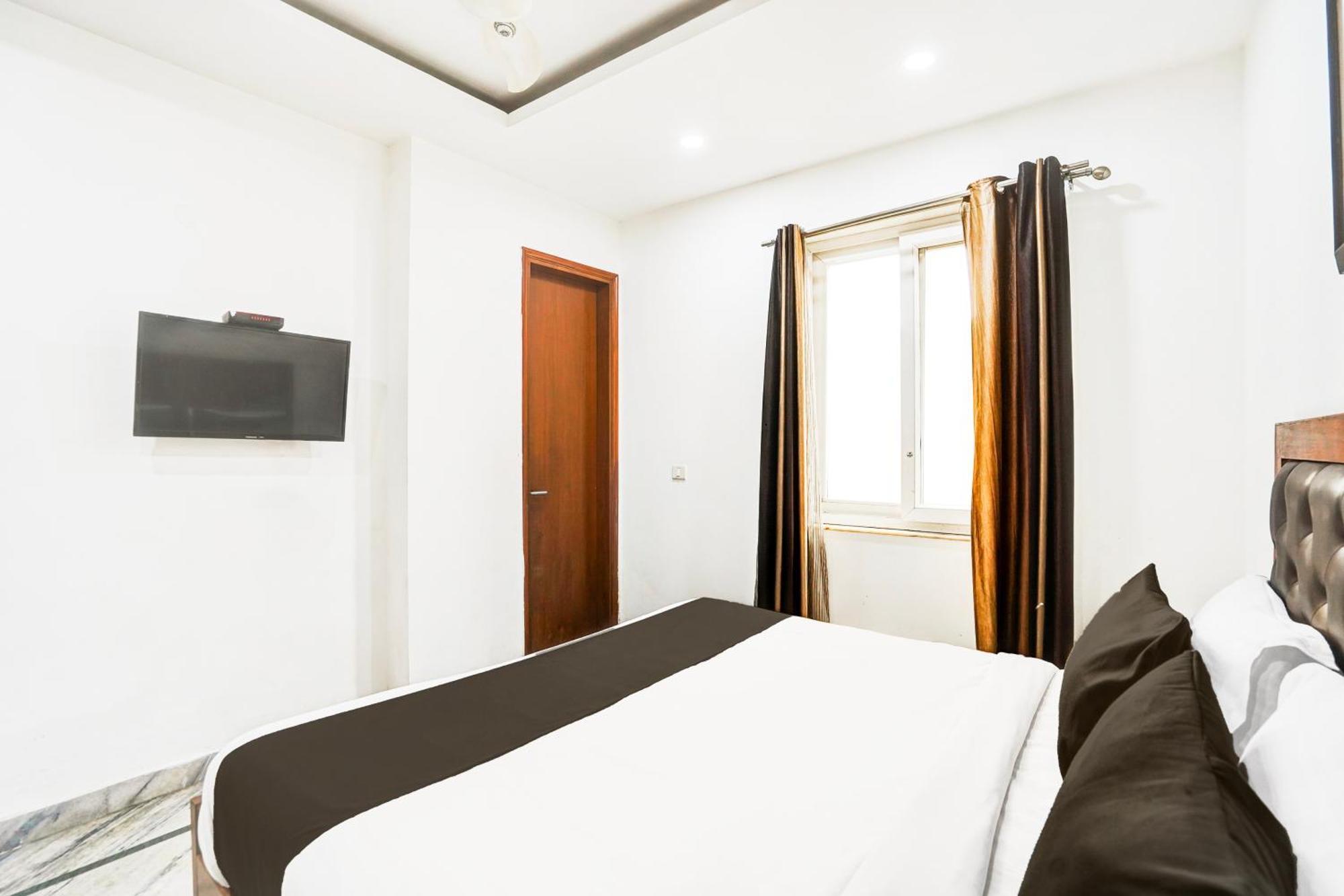 Super Collection O Sector 110 Noida Hotel Ngoại thất bức ảnh