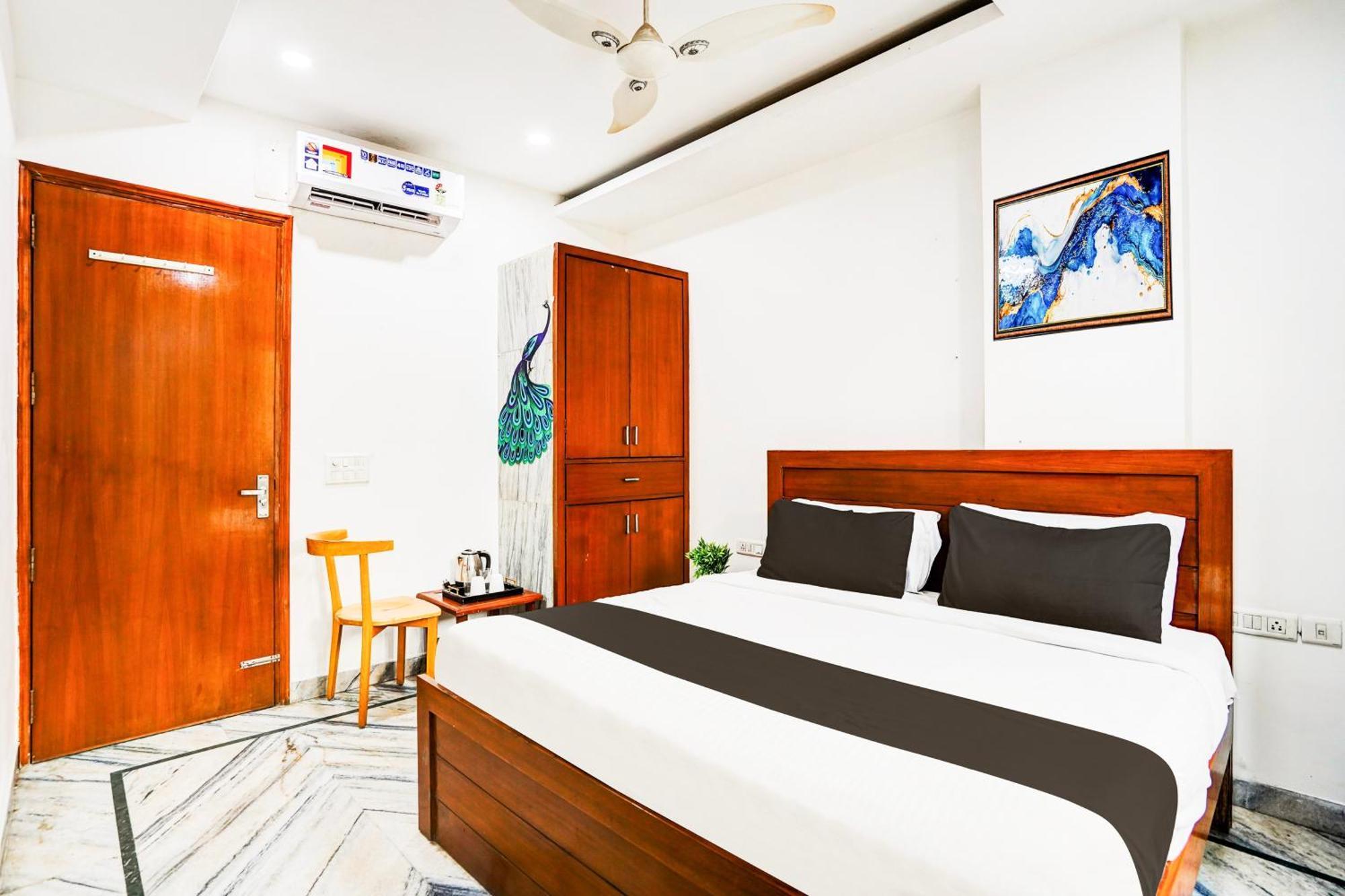 Super Collection O Sector 110 Noida Hotel Ngoại thất bức ảnh